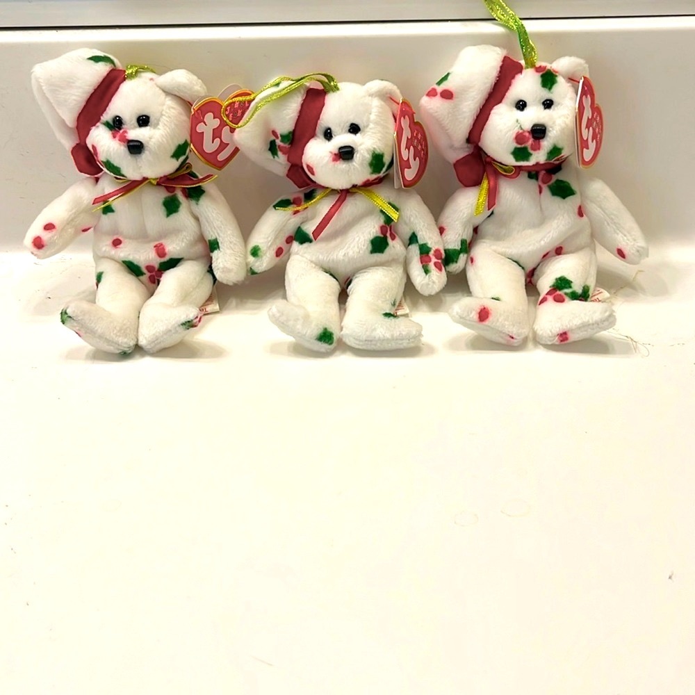 Ty Beanie (Jingle Beanies collection) 1998 Christmas bear ornament